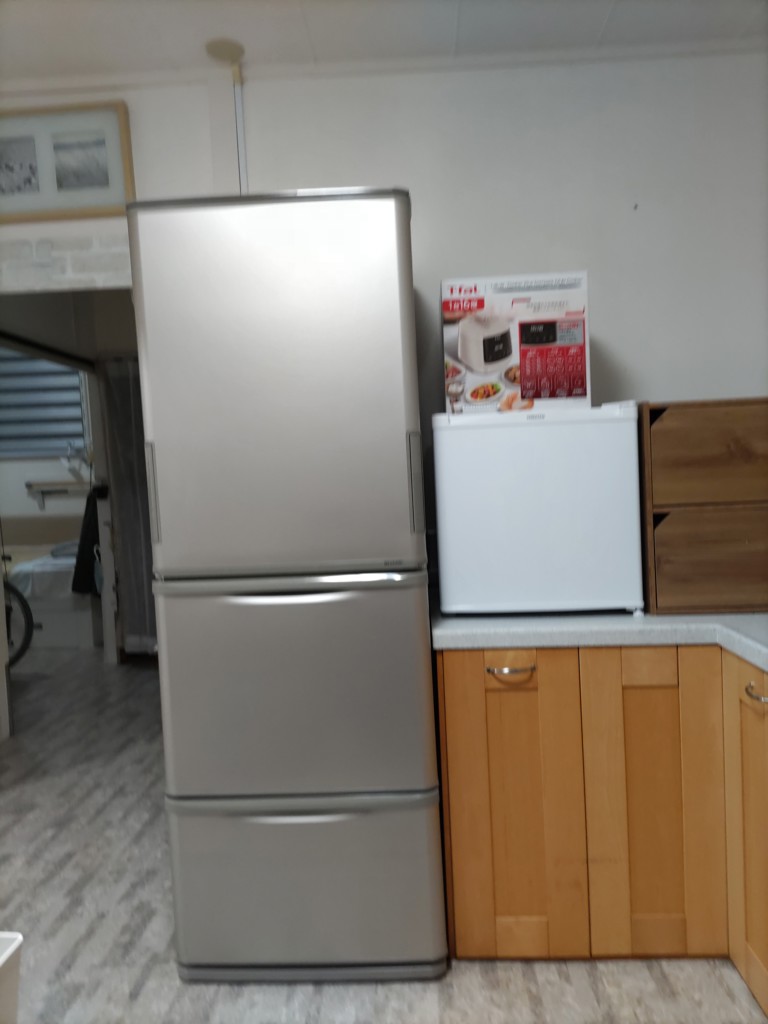 冷凍庫 家庭用 31L 冷蔵切替機能付き 右開き 直冷式 YF-WU30(W) 右開き