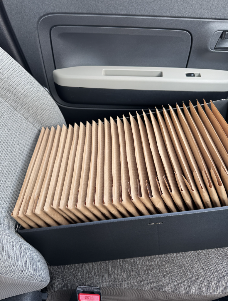 6/5pm1時までSALE‼️新品未使用　未開封DeAMi クッション QUARTER REPORT メール便 送料無料 ムーミン クッションカバー