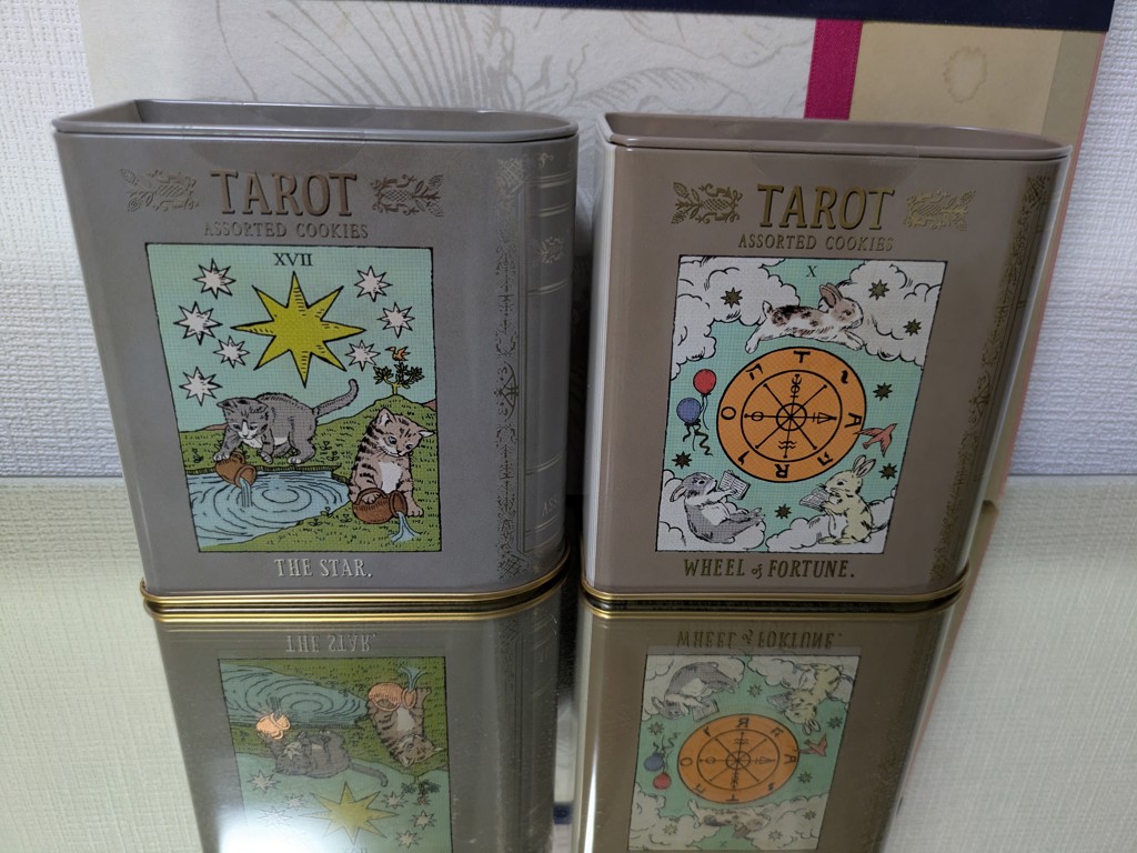 タロットカードブック型クッキー缶 | アフタヌーンティー公式通販サイト