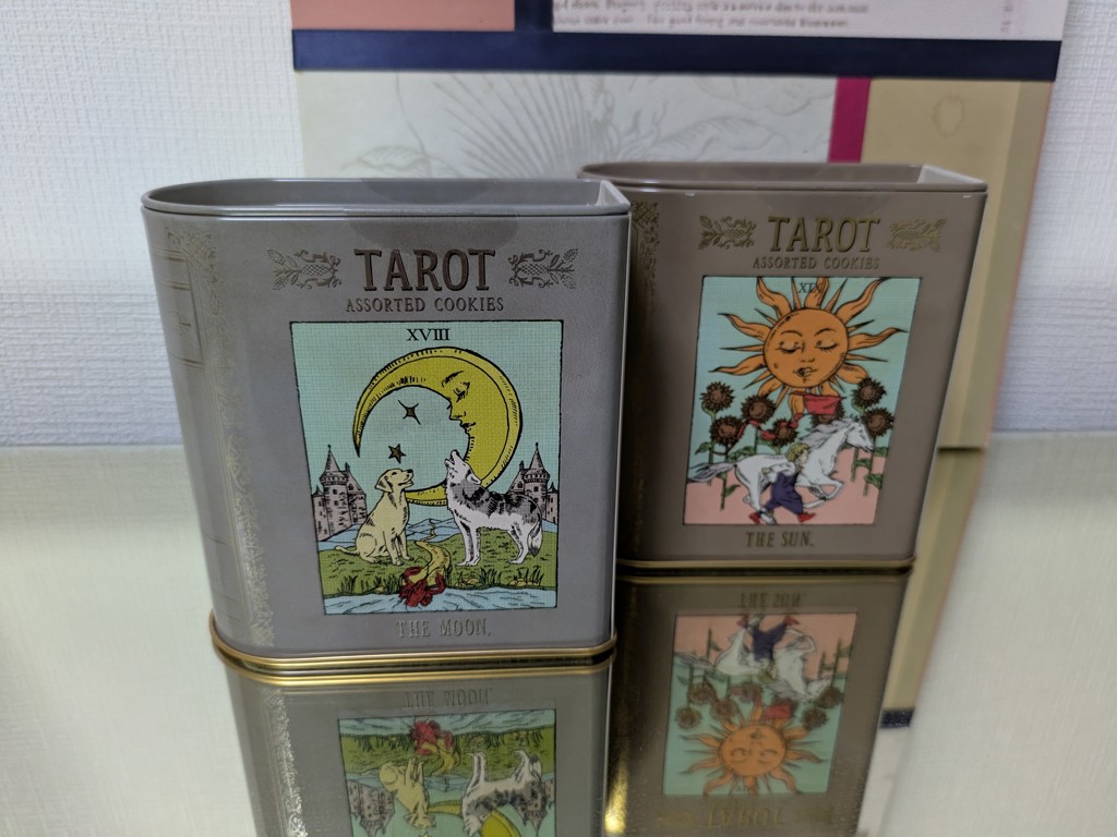 タロットカードブック型クッキー缶 | アフタヌーンティー公式通販サイト