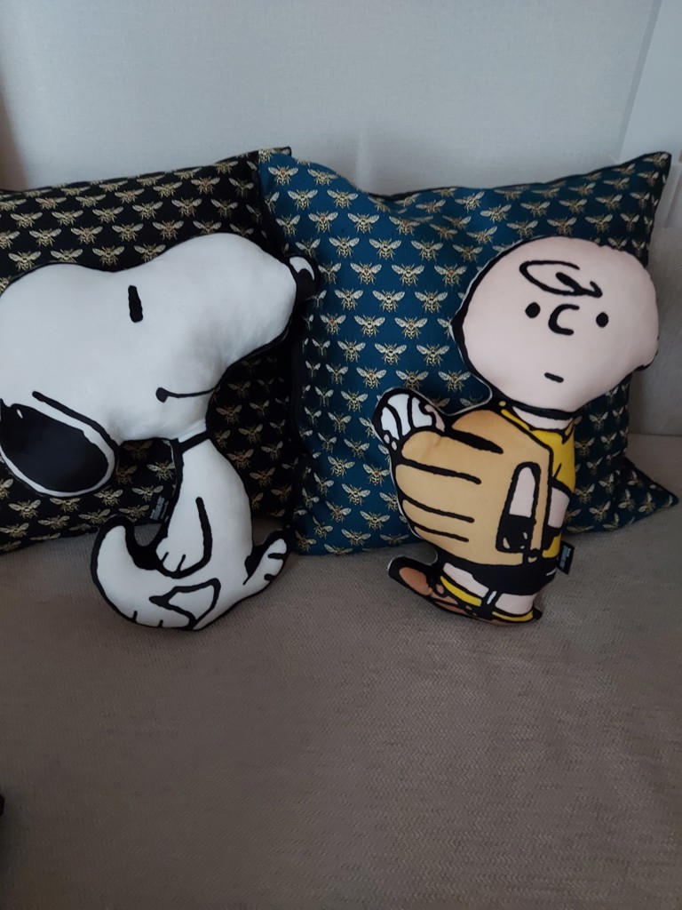ダイカットクッション/PEANUTS | アフタヌーンティー公式通販サイト