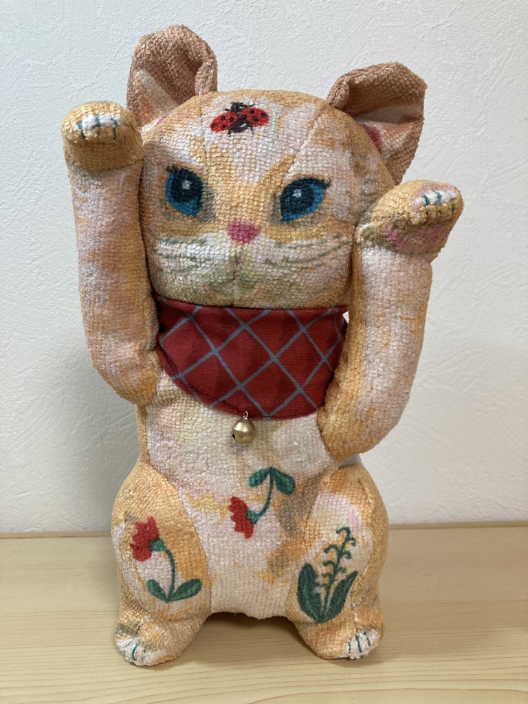 招き猫ぬいぐるみ/ナタリー・レテ | アフタヌーンティー公式通販サイト