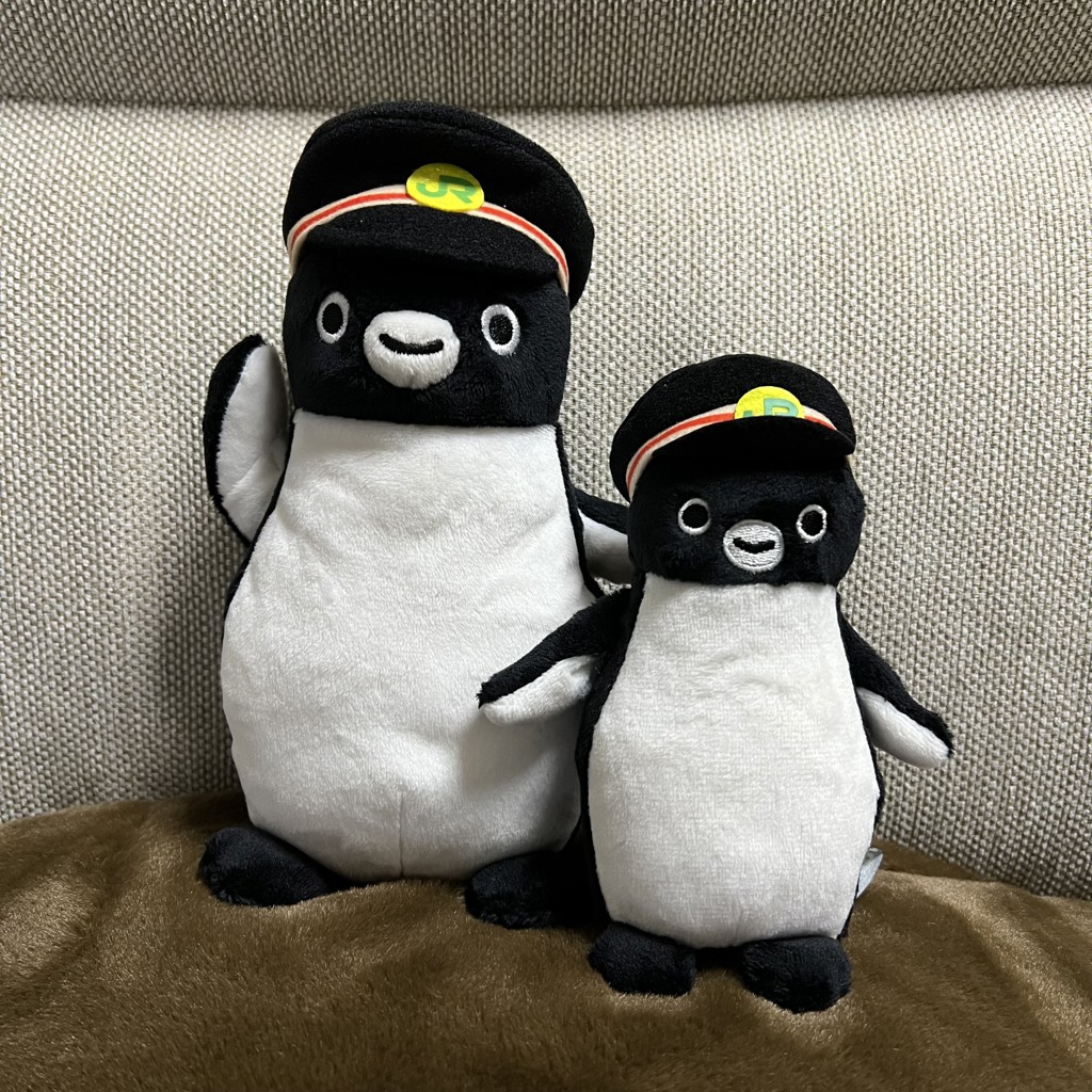 新品 JR 東日本 Suica ペンギン 駅員さん マスコット ぬいぐるみ Amazon.co.jp: Suicaのペンギン 駅員さんマスコット ぬいぐるみ