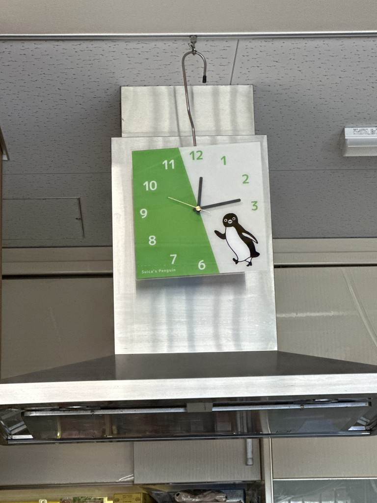 Suicaペンギン　掛け時計 送料無料】【数量限定】予約受付中(8月上旬頃発送予定分）Suicaの