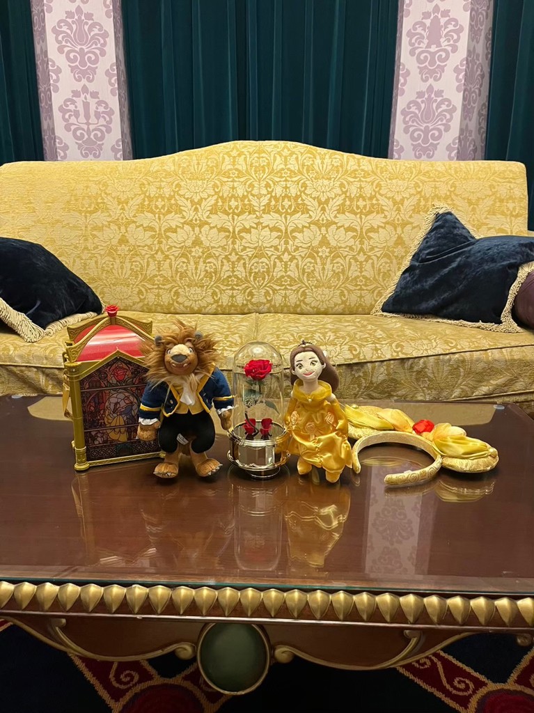 ベルメゾン ディズニー プリザーブドフラワーが入ったドームローズの