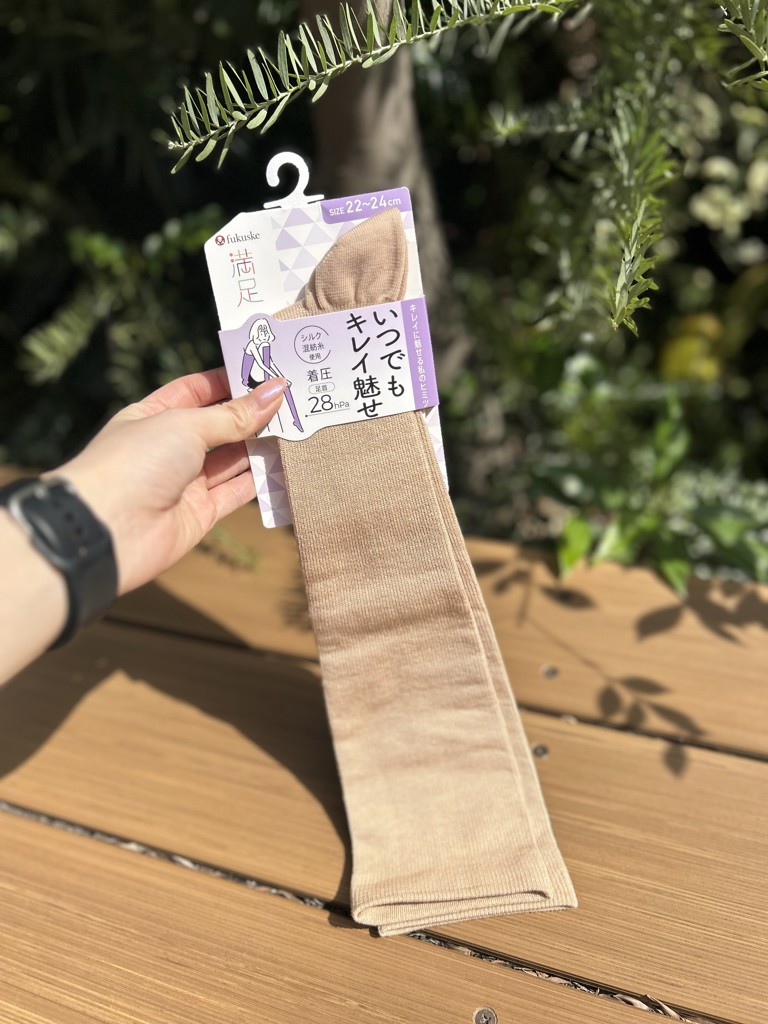 満足】 靴下 いつでもキレイ魅せ 無地 ハイソックス丈 段階着圧