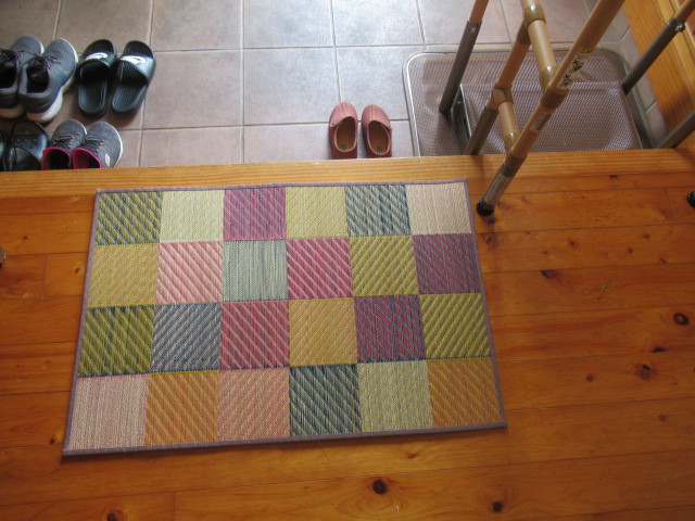 い草 玄関マット Fカラフルブロック 天然素材 室内マット｜イケヒコ