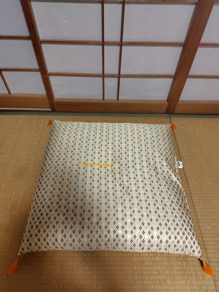 仏前座布団 低反発 白虎 約70×70cm｜イケヒコ公式通販