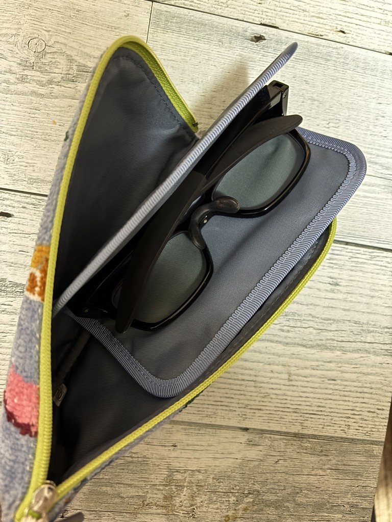 ハッケヨイ メガネポーチ L/HAK-253105(ライトブルー): LOVERARY BY