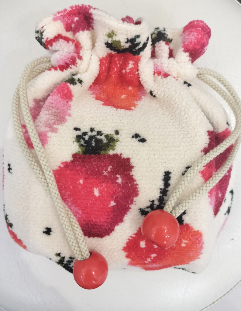 FEILER ストロベリードット 巾着バッグ アイボリー 完売品 FEILER ストロベリードット 巾着バッグ アイボリー 完売品