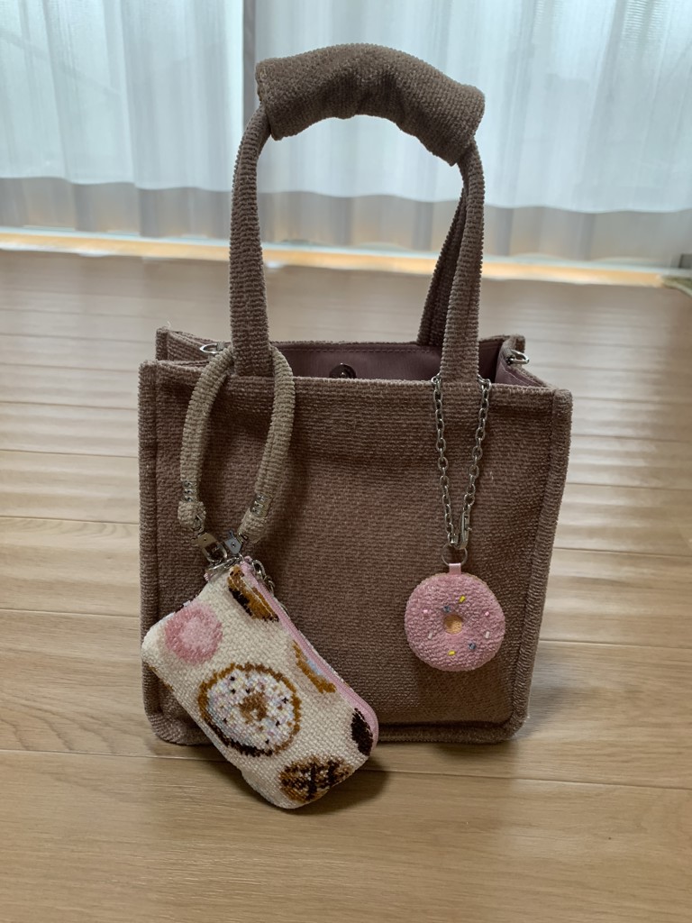モグモグドーナツ ドーナツ型チャーム L/MOG-243172(ピンク): LOVERARY
