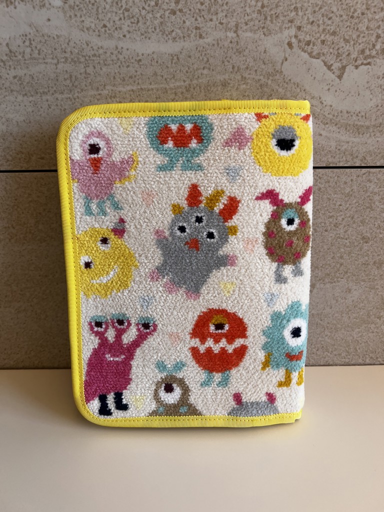 リトルモンスター マルチケース L/LMO-213046(アイボリー): LOVERARY