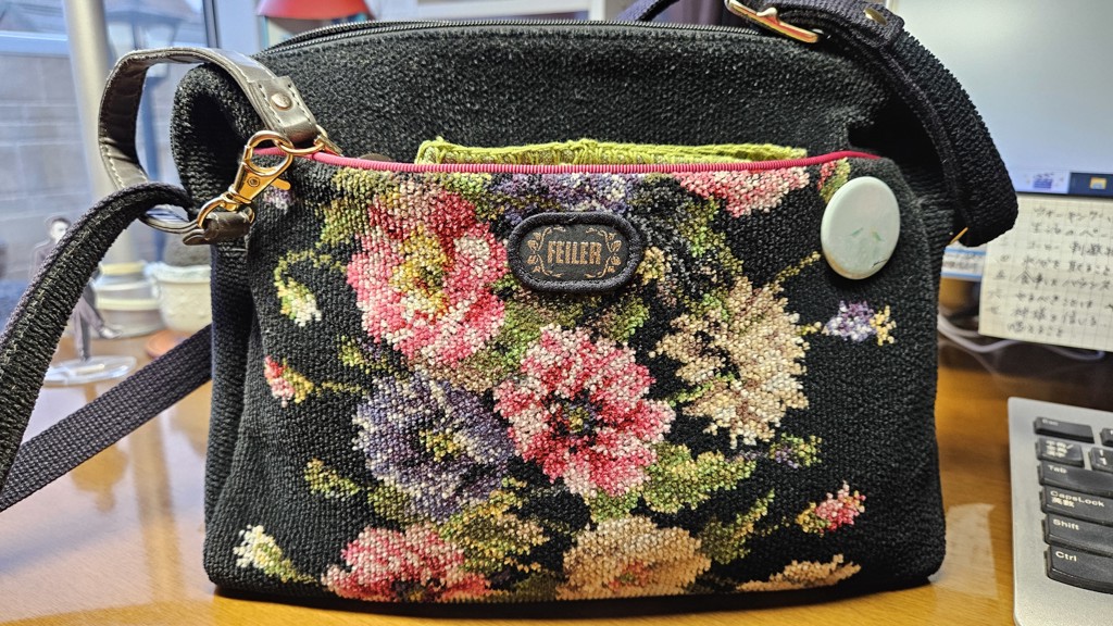 【お値下げ致しました】FEILERショルダーバッグ(希少)　 新品＞FEILER フェイラー ショルダーバッグ（マチあり） ＆ タオル