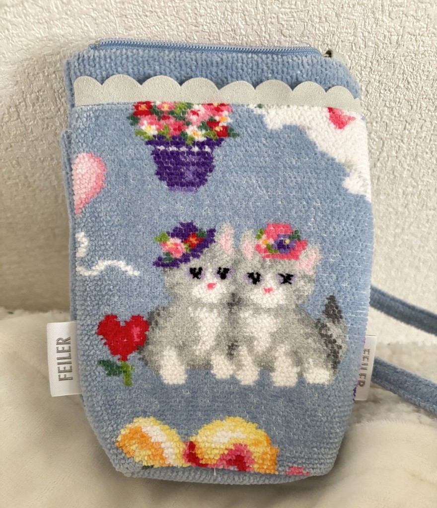 フェイラー　モンプティシャ　スマホ　ショルダーバッグ　ブルー　猫 みなも様専用 FEILER スマホショルダー モンプティシャ 猫 ブルー