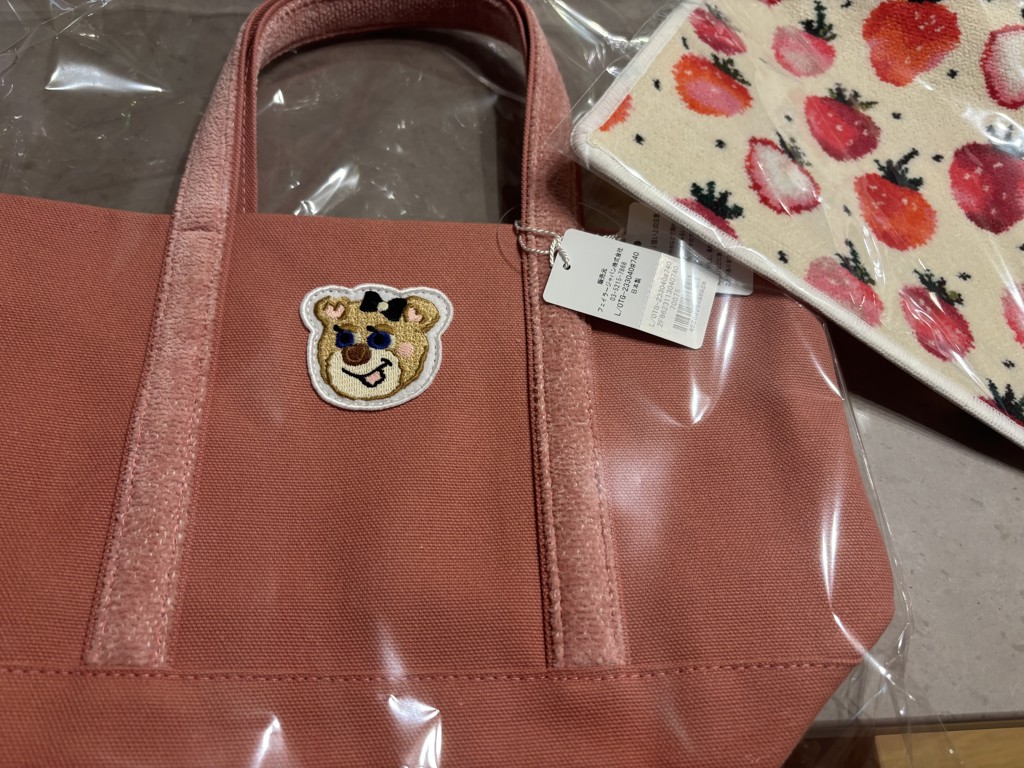 ストロベリードット ハンカチ(ネイビー): LOVERARY BY FEILER