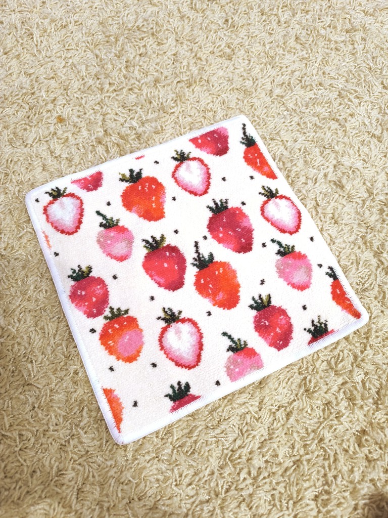 ストロベリードット ハンカチ（WEB限定）(ペールグリーン×ピンク