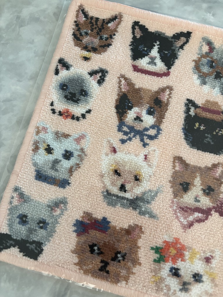 ラブラリープリティーキャッツ ハンカチ(ペールアプリコット