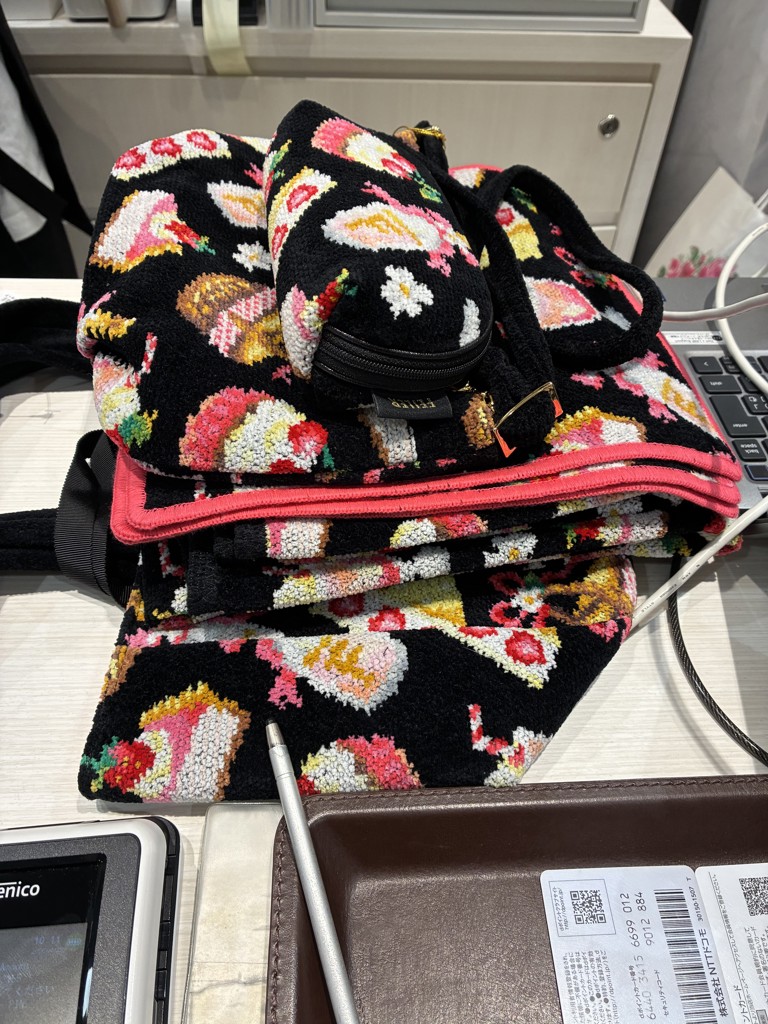 美品！フェイラー プティバス バーニーズコラボ ベリーベリーピクニック プティバス(ブラック): FEILER｜フェイラー