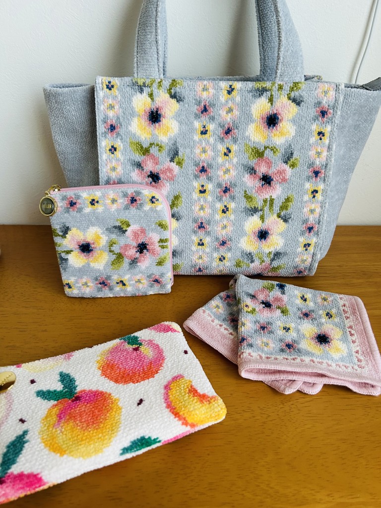 ピーチドット ティッシュポーチ L/PCD-257351(ペールアプリコット