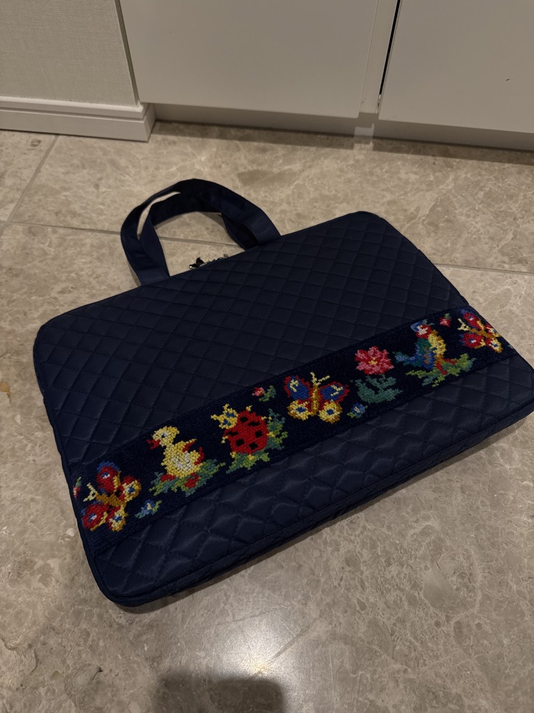 ハイジ ブリーフケース HE-257043（取扱店舗限定）(ネイビー): FEILER