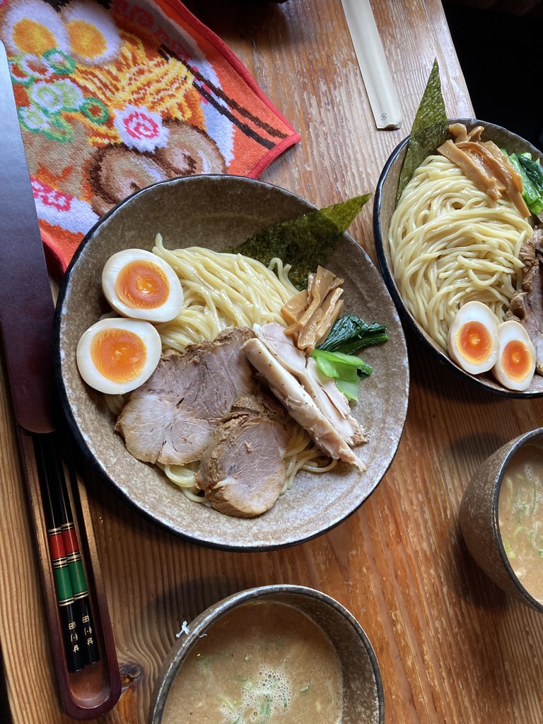 ラーメンイッチョウ！ショウユ ハンカチ(アプリコット): LOVERARY BY