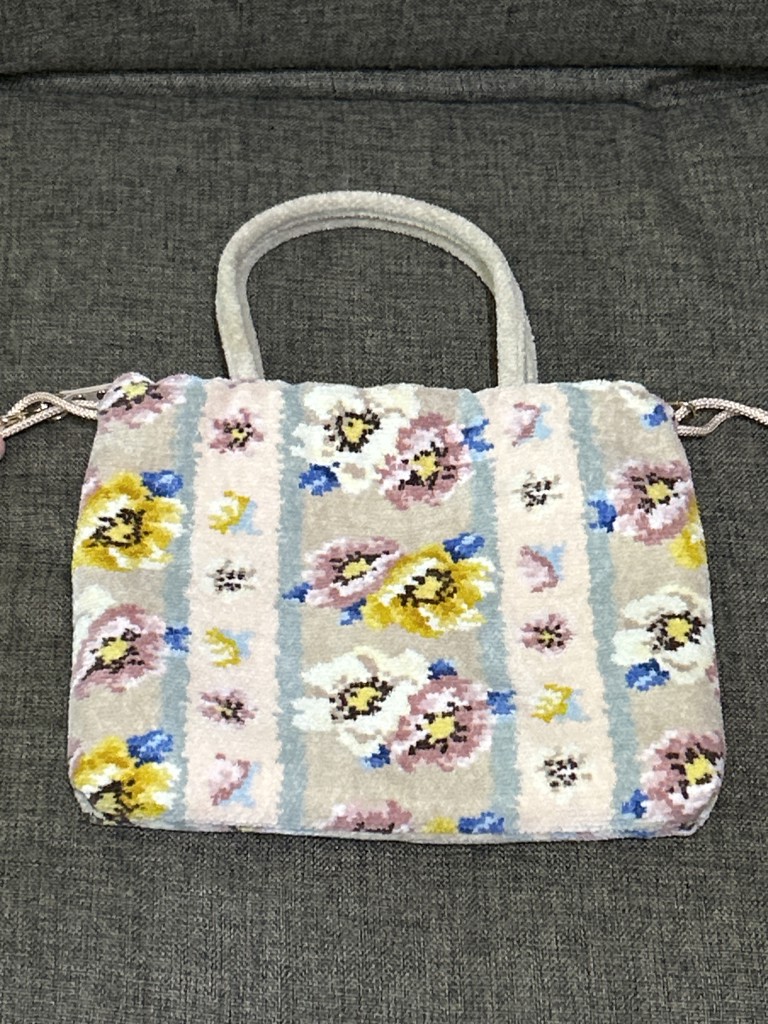 アネモネパドドゥ 手つき巾着 APD-260007(ネイビー): FEILER 