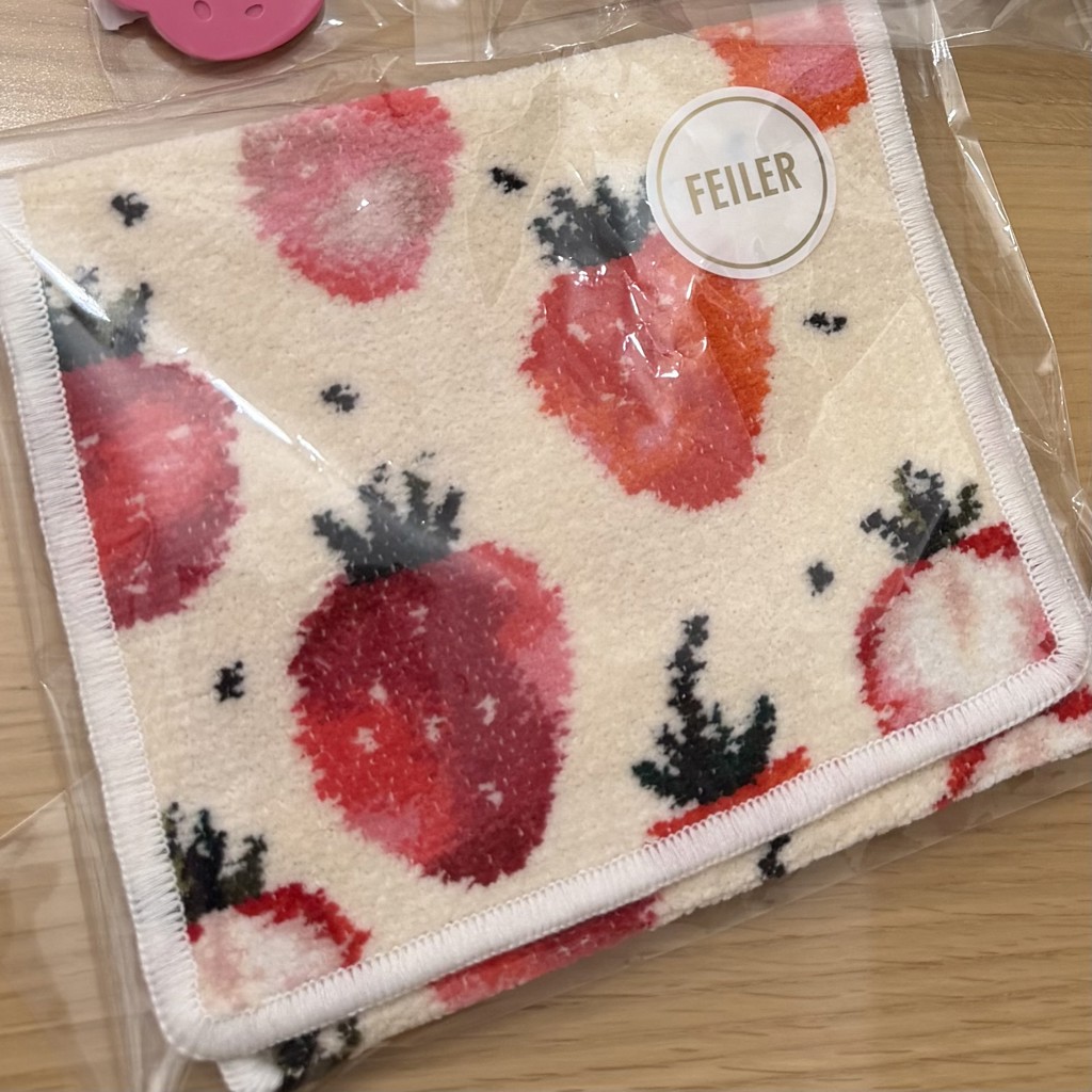 専用です【こちらの商品のみ価格・WEB限定品・完売品】フェイラーハンカチポーチ ストロベリードット ハンカチポーチ(ネイビー): LOVERARY BY FEILER