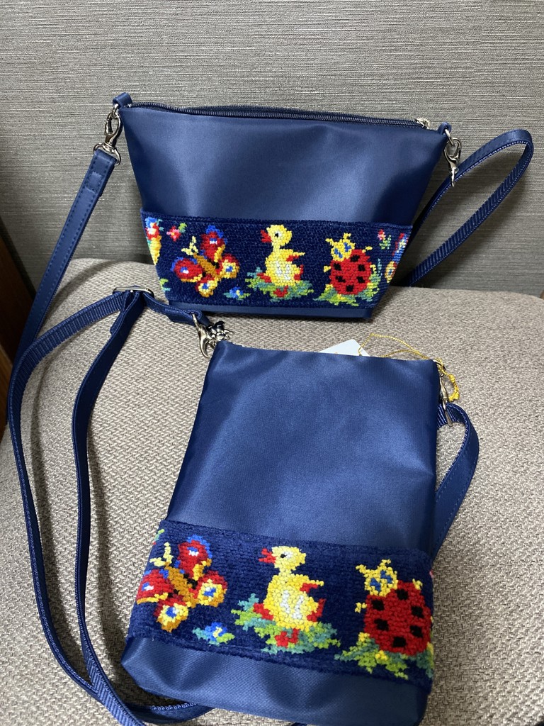 ハイジ スマホショルダー HE-231368(ネイビー): FEILER