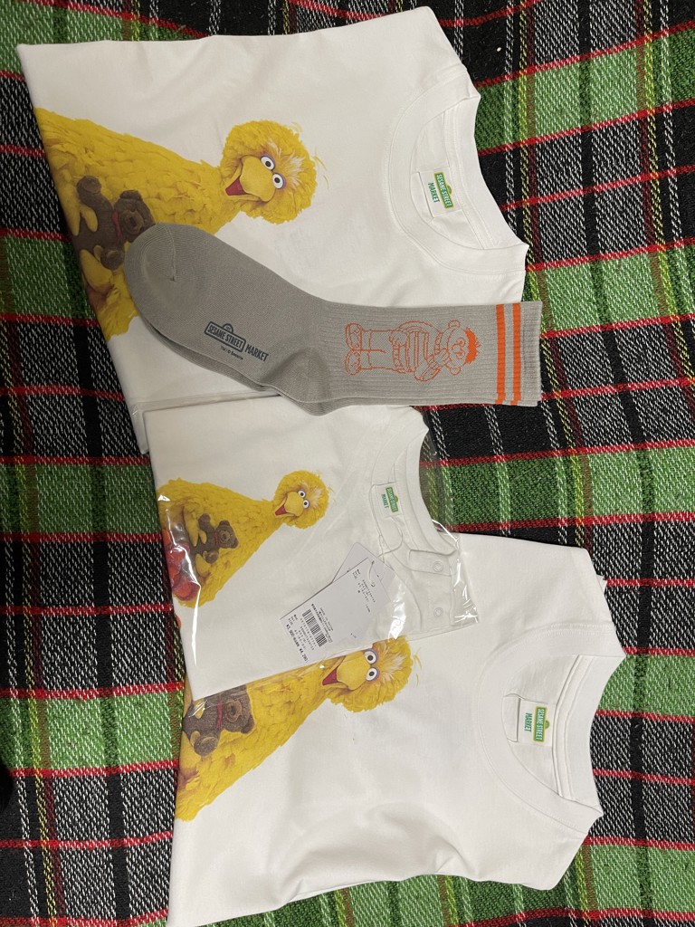 UNISEX】フォトプリントTシャツ(トップス)｜SESAME STREET MARKET/公式