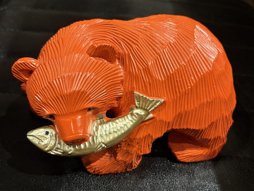 BEAMS JAPAN (BEAMS JAPAN) [Special order] Salmon bear piggy bank