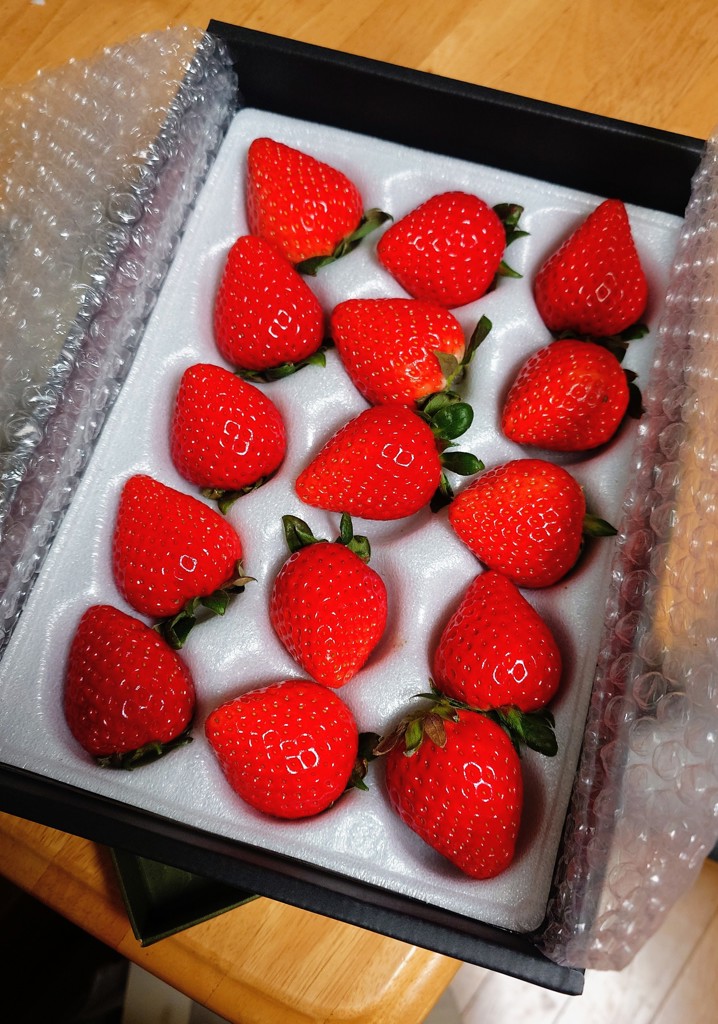 あまりん【いちご】12～15粒入り: 埼玉・暮らしのとなりが産地です