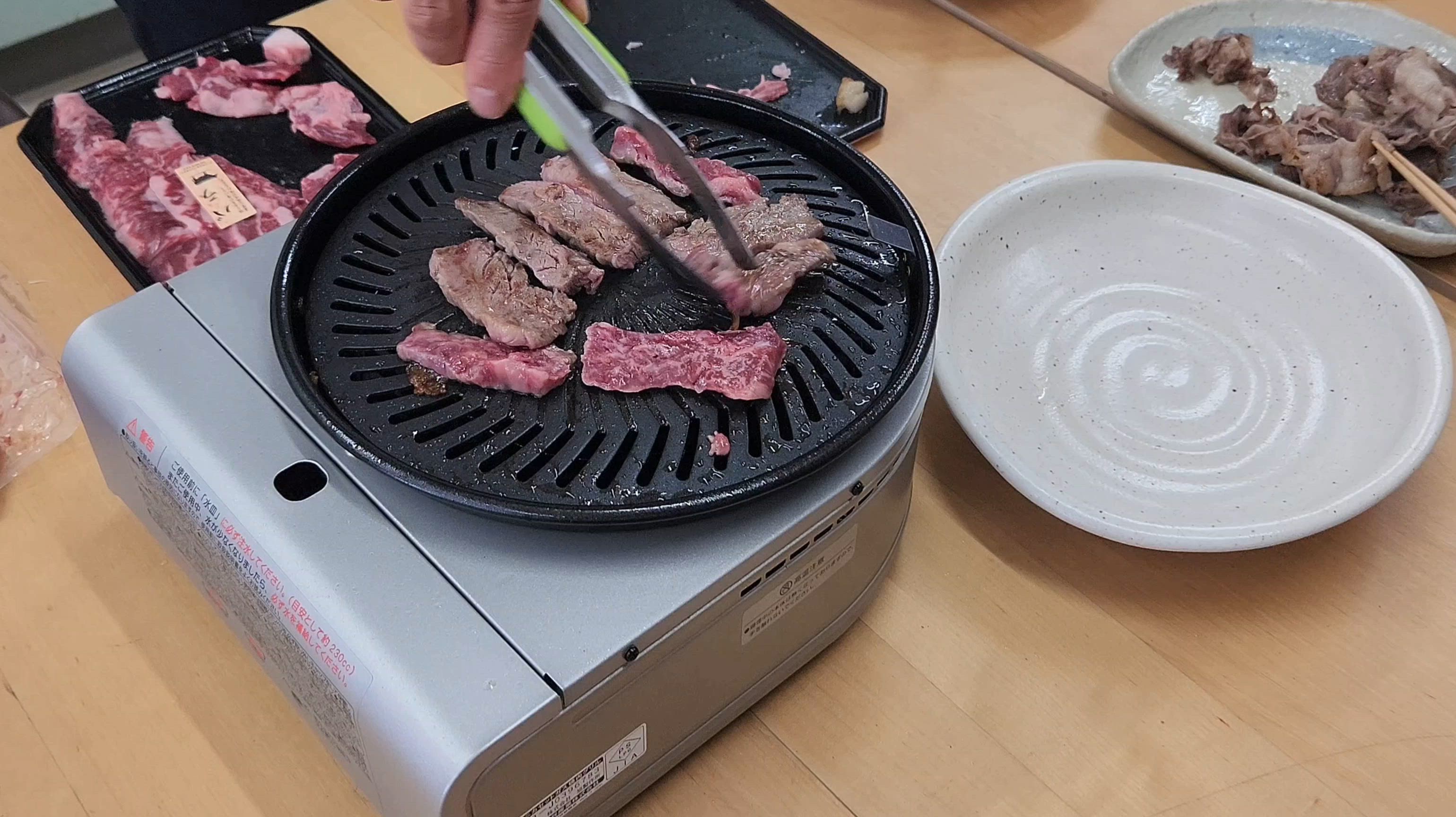 匠のお中元【究極冷凍】鹿児島黒牛 特選肉くらべ焼肉セット: お肉の