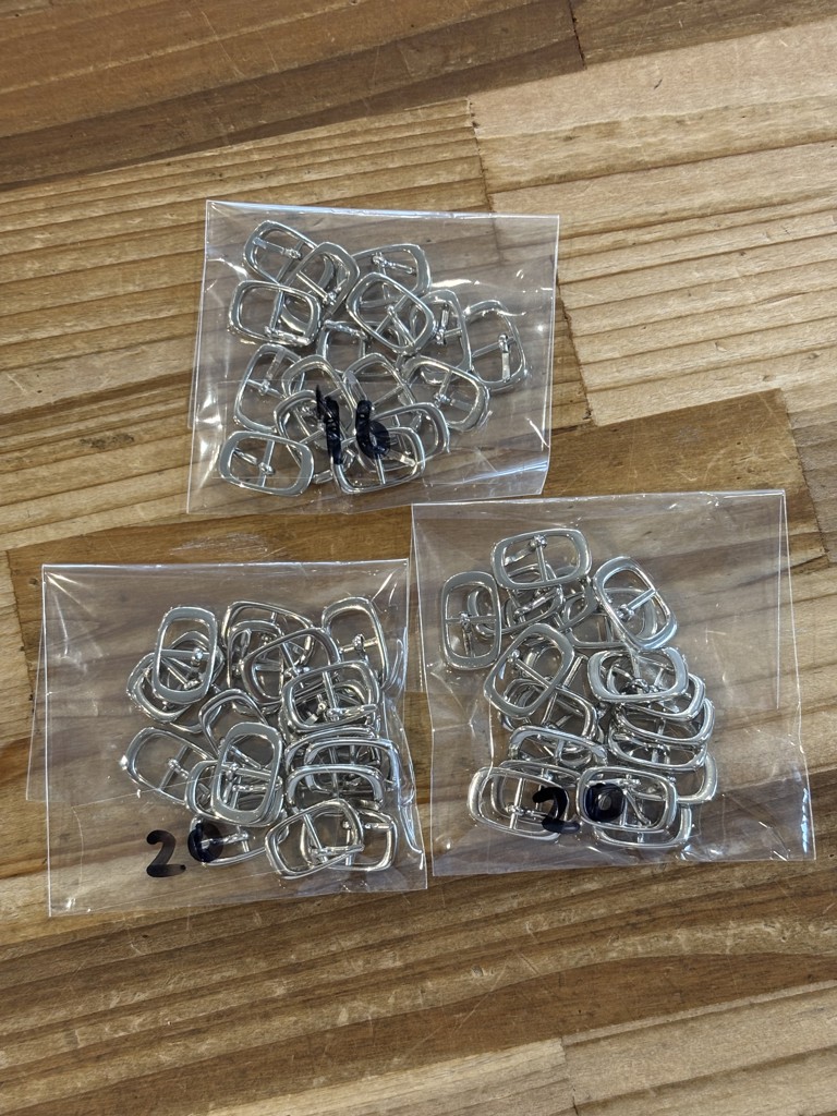 ミニバックル（3104） 8mm G.ゴールド オカダヤ(okadaya) 布・生地