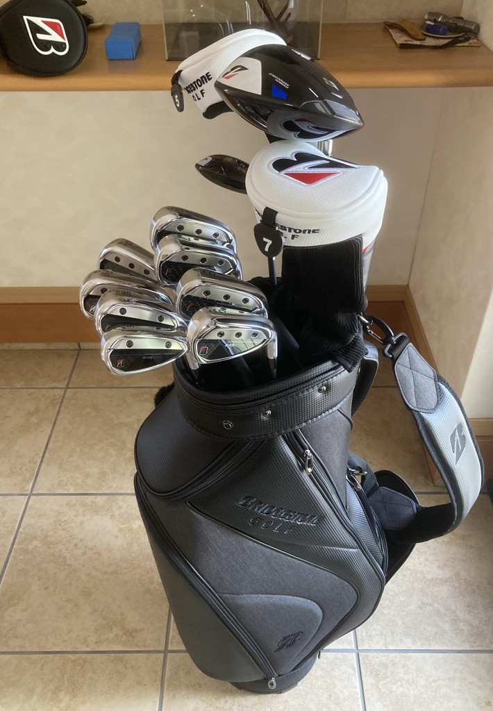 ブリヂストンB3Max U5 U6ユーティリティ2本セット　ヘッドカバー付き B3MAX HY | BRIDGESTONE GOLF -ブリヂストンゴルフ-