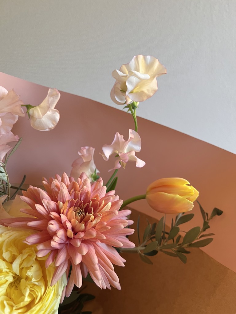 SUKALA】ノスタルジックフラワークロスロゴブラトップ(M・Lサイズ