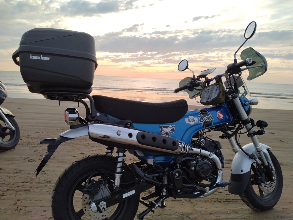 Daxヘルメット(M BLUE/BLACK): ウェア・グッズ｜HondaGO BIKE GEAR