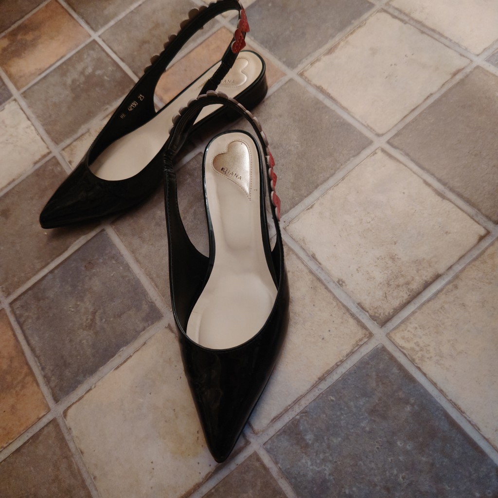 美品　DIANA ハート パンプス チュール フラットシューズ　フロッキー　23 靴・バッグのダイアナ通販サイト ｜ MR42225: シューズ