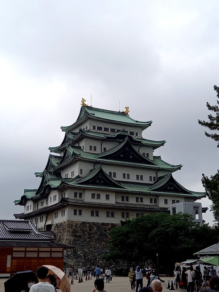 しろ