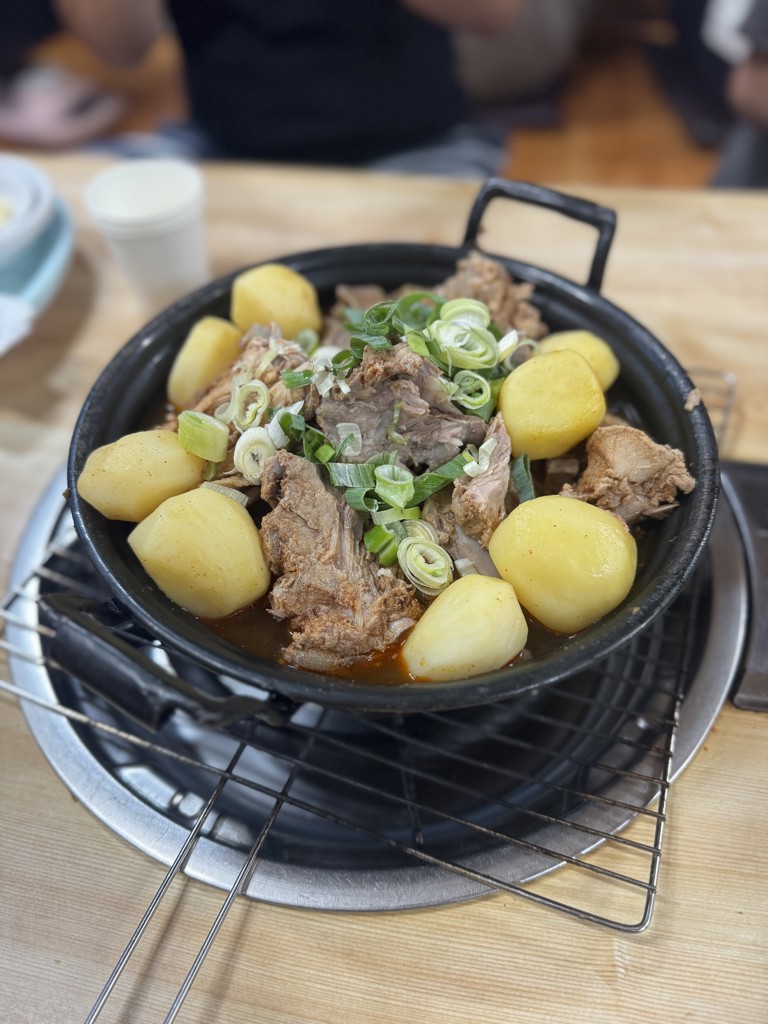 【ハッピードッグ沖縄様】内臓処理済み2ケース(50匹入)　ヒナウズラ700g×2 沖縄そば半生麺 欲張り6人前セット｜郵便局のネットショップ