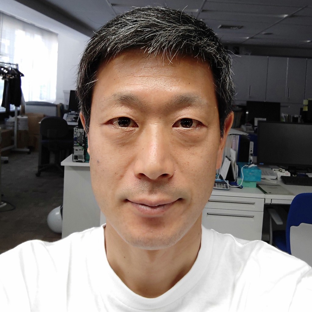 スタッフ名