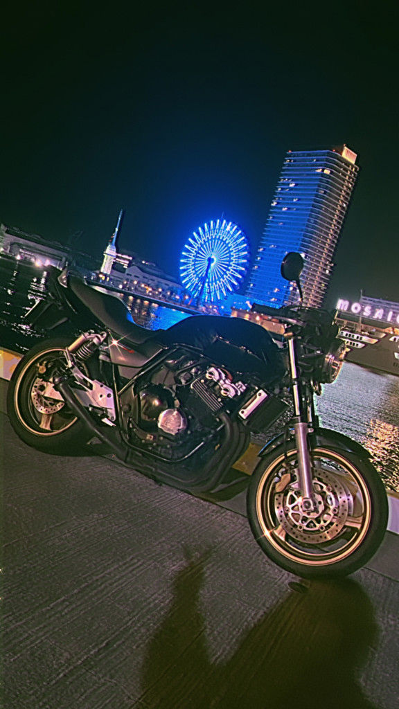 トム