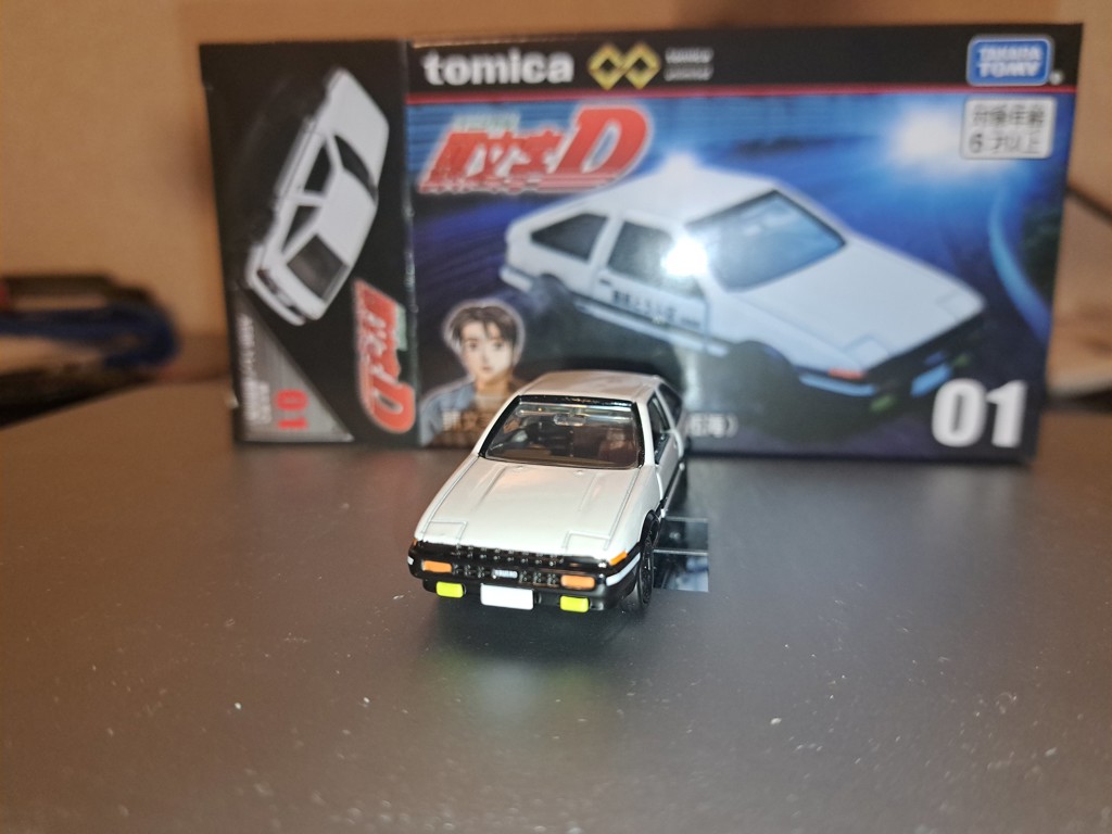 トミカプレミアムunlimited 01 頭文字D AE86 トレノ(藤原拓海)｜トミカ