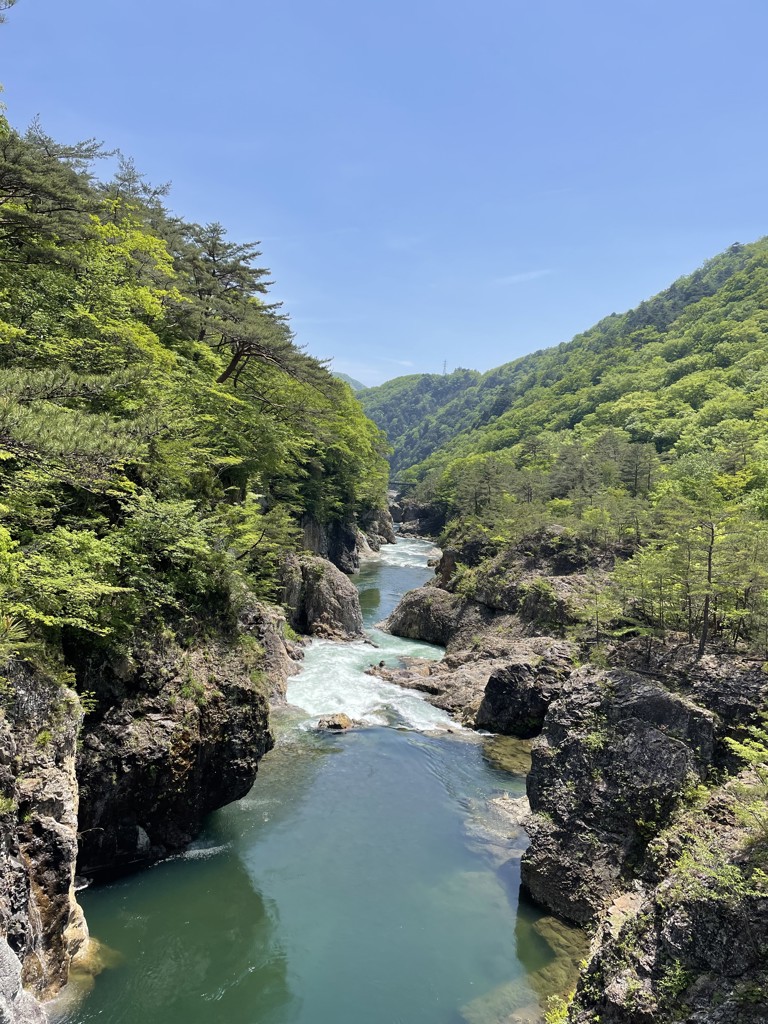 なり