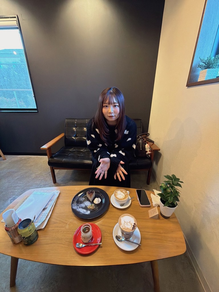 SUKALA】カップ付きバックベントTee(S・M・Lサイズ アイボリー