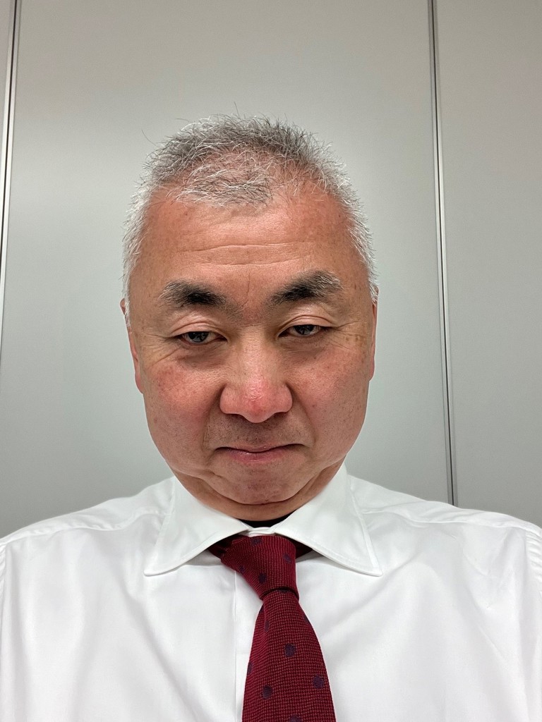 スタッフ名