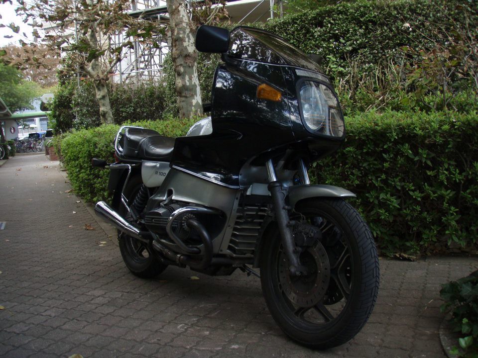 R100RS